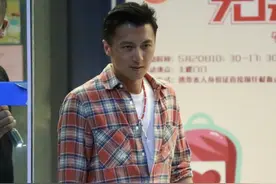谢霆锋深夜现身活动，面色憔悴看起来有些累图片
