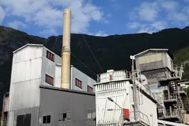 故事：一个农民掘坟掘成了救命恩人图片