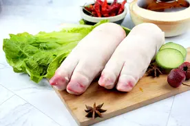 同样是猪蹄，前蹄和后蹄大有不同，不会挑？小心老板笑你人傻钱多图片