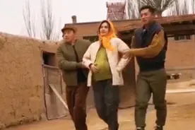 郑恺跑男路透图曝光，扶孕妇baby太熟练，网友：没少扶苗苗图片