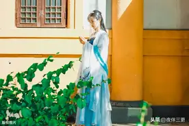 古装       不辞抚琴一曲 奏忧伤图片