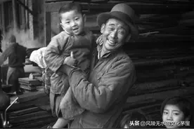 上海历史照片：1940年前后 上海市巷里的生活百态图片