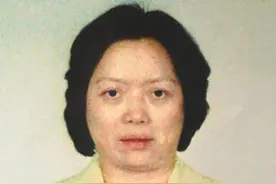 中国普通妇女郑翠萍，被美国下全球通缉令，去世后上千人为她送行图片