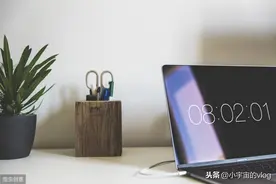 拿下300万订单，领导不肯报销出差费！一个电话后，领导哭着求她图片