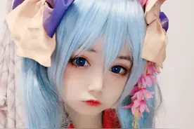 漂亮小姐姐Cosplay初音未来，蓝色的眼睛真是太美了啊！图片