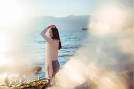 故事：一毛不拔的女友，省下的钱全拿给乡下弟弟娶媳妇图片