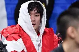 丁彦雨航回应巩晓彬：让我安心康复不好吗？我比你们更想回到球场图片