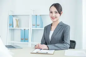 年轻人：爸、妈，你们犯的错，为什么要让我们来承担？图片