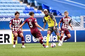恒大2-0战胜神户，取得亚冠首胜，塔利斯卡点射破门图片
