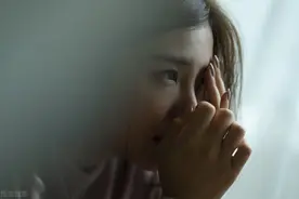 班主任多次奸淫未满14岁女学生致对方怀孕，获刑10年半图片
