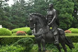 井冈山豪杰王佐最喜欢毛主席和他谈话，说：毛委员是最有学问的人图片
