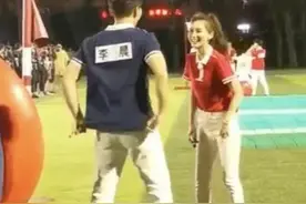 baby光脚暴露真实身高！五五分身材遭网友吐槽，女神形象一去不返图片