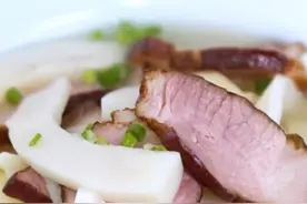 家乡记忆农家菜-冬笋炖腊肉，汤鲜味美，天然的食材最简单的烹饪图片