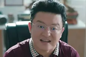 振华潘主任：发小黄渤带入行 30多拖着铺盖卷北漂 戏外娶何洛妈妈图片