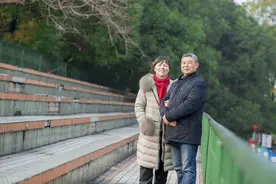 人到中年最难的是：家有一个败家子，一家人跟着操心受累图片