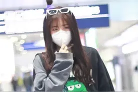 《青你2》黄一鸣未出道先糊 软萌女孩怎么看也不像混混小霸王图片