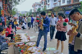 成都“摆地摊”哪条街最火？地摊应该怎么摆？这里有答案图片