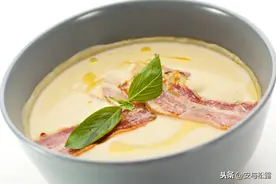 火腿土豆奶油菜花汤，做点西餐风味的美食家常菜，给生活点小情调图片