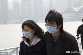 气温升高又不能取掉口罩！皮肤病患者扎堆求医：这些“口罩脸”你见过吗图片
