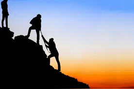 39起登山遇险事件中60岁以上老人有13起，老年人玩户外真得当心图片
