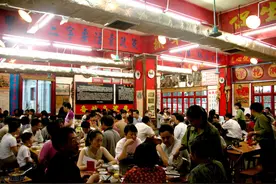 西安群光广场美食城突然停业，商户称装修花240万，群光只给赔43万图片