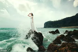 故事：我终是去了前任的婚礼图片