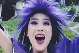 还记得黑魔仙小月吗？剧中造型雷人非主流，如今颜值衣品双在线图片