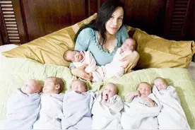 一次生下8胞胎，抚养14个孩子的单身妈妈，如今怎么样了？图片