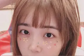 LOL美女解说  余霜小姐姐的自拍照来了图片