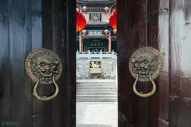 1998年旧版《水浒传》：高俅官到底多大，白虎堂设在他府上图片