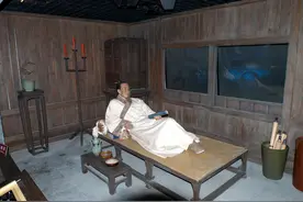 陆游白天练剑，晚上看兵书，钱钟书：爱国情绪饱和在陆游的生命里图片