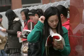 带你看清乡镇公务员的真面目图片