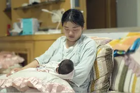 宝妈奶水不足让催乳师帮忙催乳，事后后悔不已，老公为此生气图片