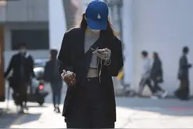 最新韩国首尔的街拍合集，时髦的韩国女孩日常穿搭范本get一下图片