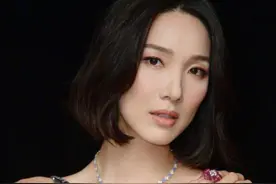 身材高挑、气质迷人的女演员李亚男，为何得到老公王祖蓝的深宠图片