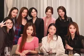 Baby带儿子小海绵打入顶级富婆圈，自曝平时负责给大家订餐图片
