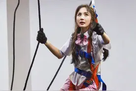 杨幂在《密室大逃脱2》中展现完美身材，多少女生梦寐以求图片
