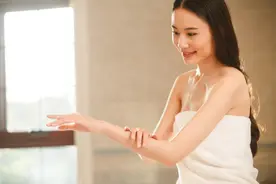 冬季洗澡有讲究，一周洗几次合适，早上洗好还是晚上洗好图片