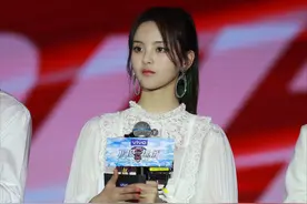 #该营业了姐姐#杨超越“我真是干啥啥不行，跟老板吵架第一名”图片