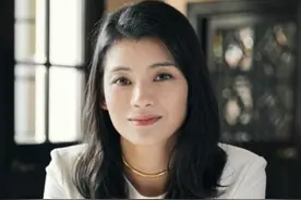 罗宝瑜：父亲为了霍启刚的母亲抛弃发妻，争气继承千亿家产给母亲图片