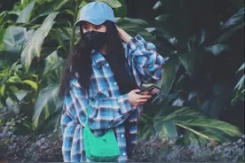 六月女明星机场私服街拍（二），都超水平发挥，有点美的不像话图片