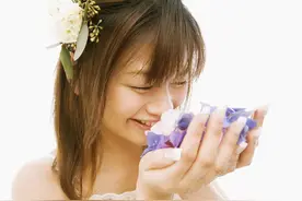 中年女人想让你得手，不好意思说，却会用这五个暗号提示你！图片