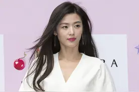 全智贤 这双腿长得不科学 这么美图片