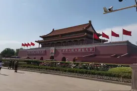这个时间去天安门广场游玩，人确实不多图片