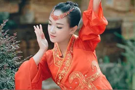 “芭蕾女孩“废墟重生：单身妈妈托起“永不停跳的舞步”图片