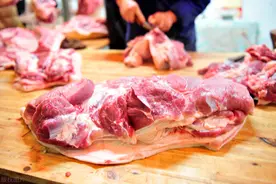 去买猪肉，“土猪肉”和“饲料猪”怎么分辨？内行人看这3个方面图片