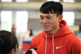 中国新飞人！许周政击败鲍威尔夺得短跑赛季军，有望接班苏炳添图片
