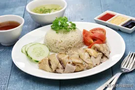 鸡油炒米鸡汤焖饭？口感鲜嫩酸甜开胃，讲究的风味鸡饭其实挺简单图片