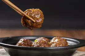 同样是肉丸，“狮子头”与“四喜丸子”为啥不一样，区别在哪里？图片