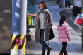 来看照片首尔街头的小姐姐们，是否都像韩剧中那样美丽迷人图片